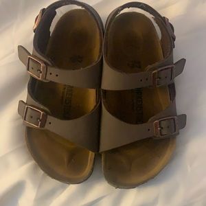 Birkenstock’s like new smoke free home